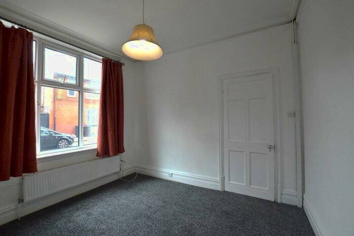 3 Bedroom Terraced House To Rent In Beckingham Road, Leicester, LE2