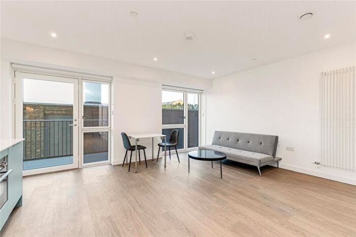 Apartment To Rent In Royal Eden Docks, Botanist House, London, E16