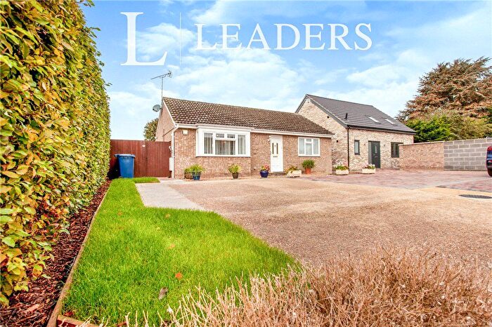 2 Bedroom Bungalow For Sale In Winfold Road, Waterbeach, Cambridge, CB25