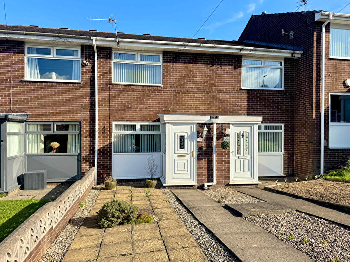 2 Bedroom Town House For Sale In , Dunce Park Close, Elland, HX5