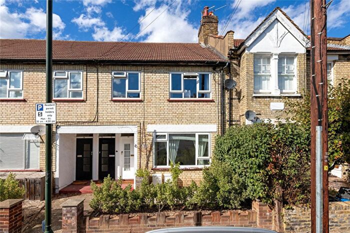 2 Bedroom Flat To Rent In Kenley Road, Twickenham, TW1