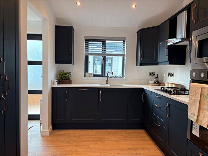 2 Bedroom Park Home For Sale In Orchard Park, Twigworth, Gloucester, GL2