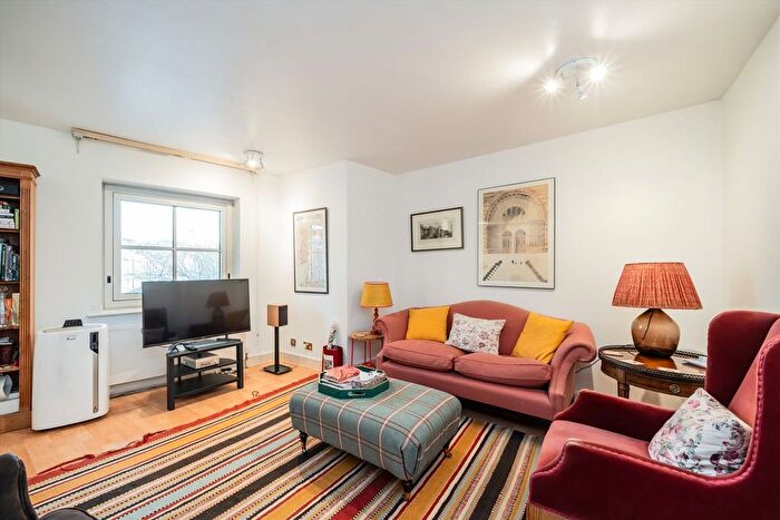 2 Bedroom Flat To Rent In Kings Road, Chelsea, SW3