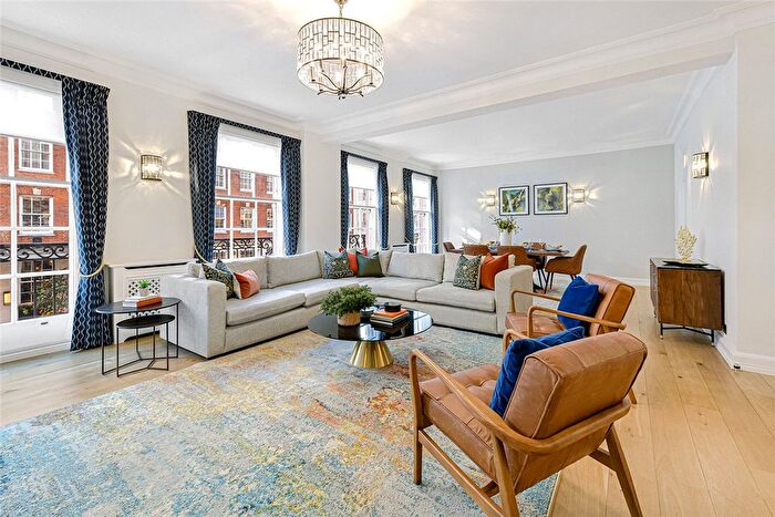 4 Bedroom Flat To Rent In Grosvenor Square, Mayfair, London, W1K