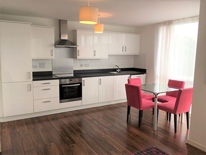 2 Bedroom Flat To Rent In Simmonds House, Ealing Road, Brentford, TW8