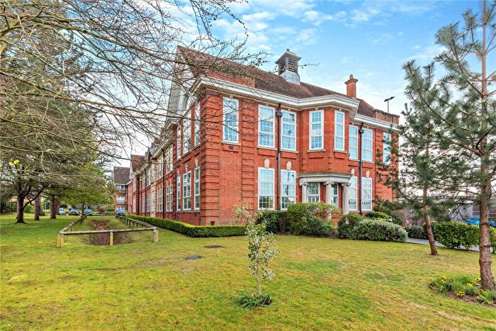 1 Bedroom Apartment For Sale In Luker Court, Ireland Drive, Newbury, Berkshire, RG14