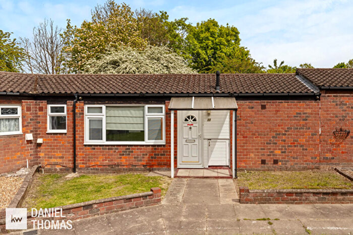 1 Bedroom Bungalow For Sale In Willinghall Close, Waltham Abbey, EN9