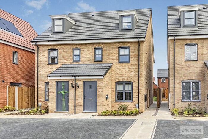 3 Bedroom House To Rent In Pumpkin Close, Northampton, NN6