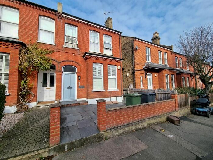 1 Bedroom Flat To Rent In Kingsmead Road, London SW2