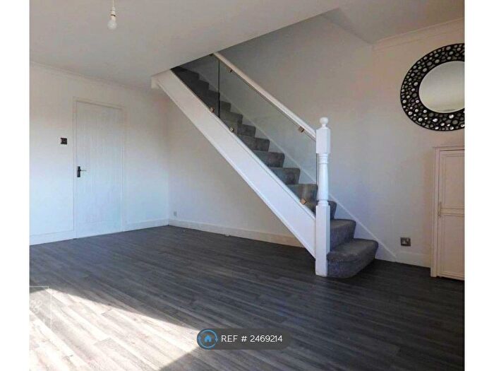 2 Bedroom Terraced House To Rent In Rochdale Road East, Heywood, OL10