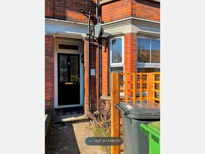 Studio To Rent In Hayle Road, Maidstone, ME15