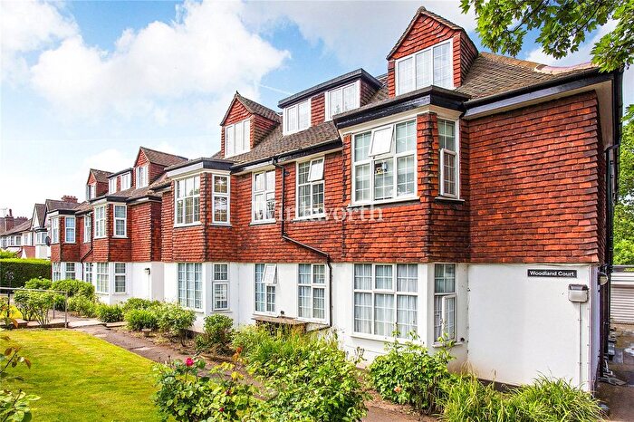 2 Bedroom Flat To Rent In Woodlands, London, NW11