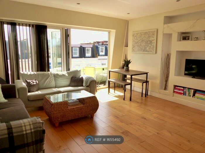 2 Bedroom Maisonette To Rent In Halford Road, London, SW6