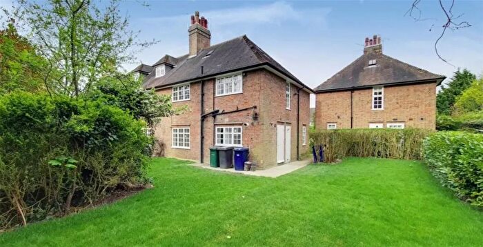 1 Bedroom Maisonette To Rent In Mildholm Close, Hampstead Garden Sub, London, NW11