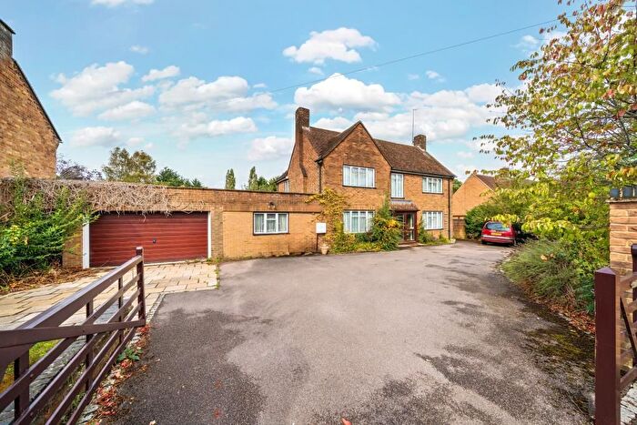 4 Bedroom Detached House For Sale In Bloxham, Oxfordshire, OX15