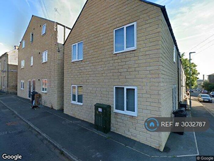 2 Bedroom Flat To Rent In James Street, Elland, HX5