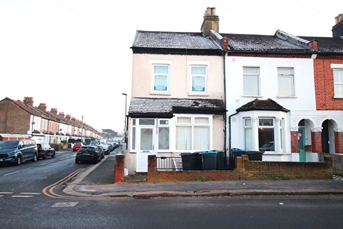 3 Bedroom Terraced House To Rent In Harrington Road, London, SE25