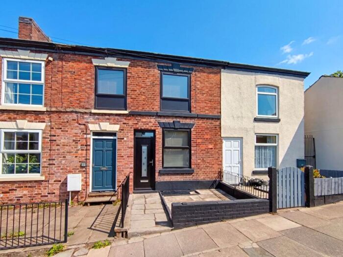 3 Bedroom Terraced House To Rent In Brook Street, Macclesfield, SK11