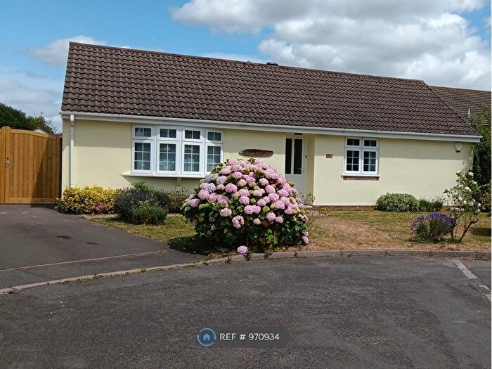 3 Bedroom Bungalow To Rent In Stirling Way, Christchurch, BH23