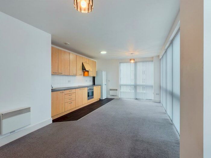 1 Bedroom Flat To Rent In Skyline Plaza, Basingstoke, RG21