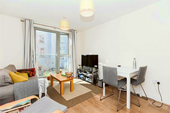 2 Bedroom Apartment To Rent In Armidale Place, Montpelier, Bristol, BS6