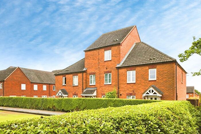 4 Bedroom Terraced House For Sale In South Meadow Road, Northampton, NN5