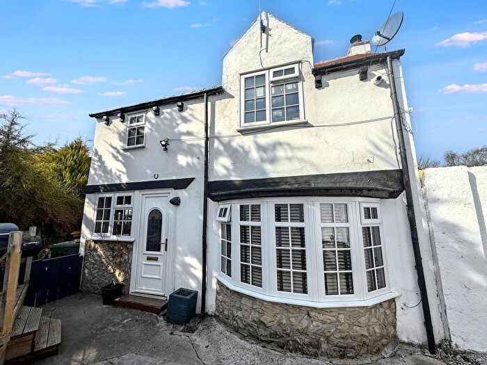 2 Bedroom Cottage For Sale In Thornaby Road, Thornaby, Stockton-On-Tees, TS17