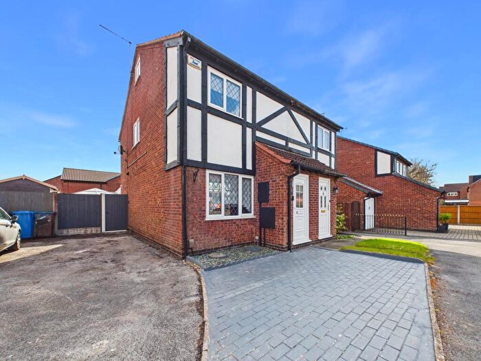 3 Bedroom Semi-Detached House For Sale In Dukeries Lane, Oakwood, DE21