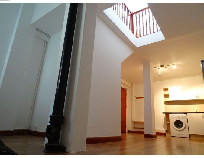 1 Bedroom Flat To Rent In Flat, A Leswin Road, London, N16