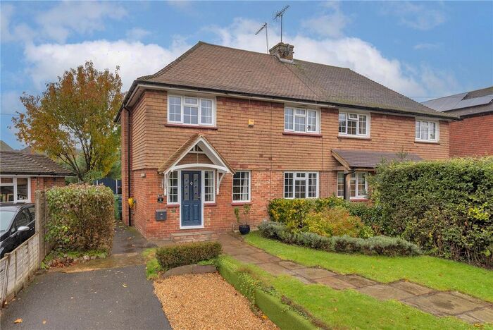 3 Bedroom Semi-Detached House For Sale In Kenward Road, Yalding, Maidstone, Kent, ME18