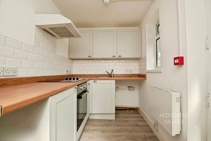 2 Bedroom Flat To Rent In Stacey Road, Roath, Cardiff, CF24