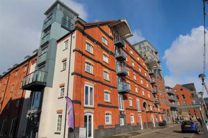 2 Bedroom Apartment For Sale In The Shamrock, Regatta Quay, Ipswich, IP4