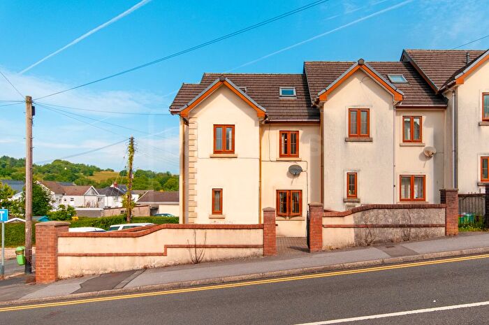 3 Bedroom Town House For Sale In Astoria Place, Ystradgynlais, Swansea., SA9