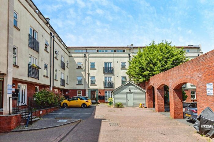 2 Bedroom Apartment For Sale In Waterloo Road, Old Market, Bristol, BS2