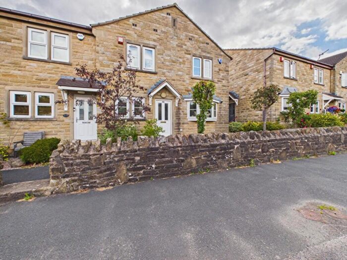 2 Bedroom Town House For Sale In Cottingley Road, Allerton, Bradford, BD15