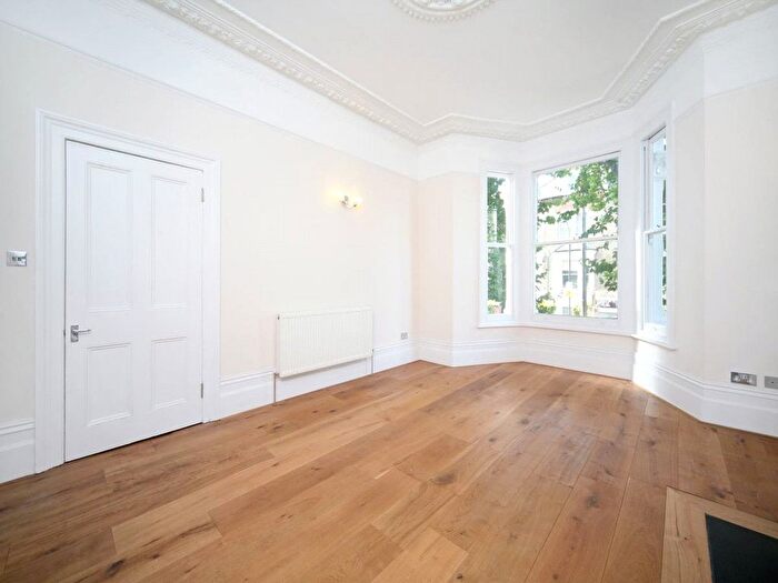 1 Bedroom Flat To Rent In Dorncliffe Road, London, SW6