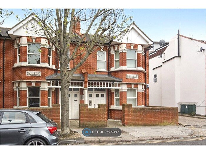 2 Bedroom Flat To Rent In Brattain Court, London, W3