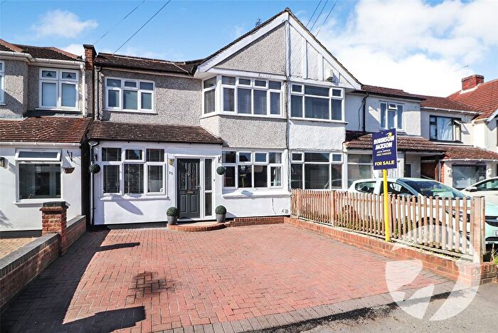 3 Bedroom Semi-Detached House For Sale In Appledore Avenue, Bexleyheath, DA7