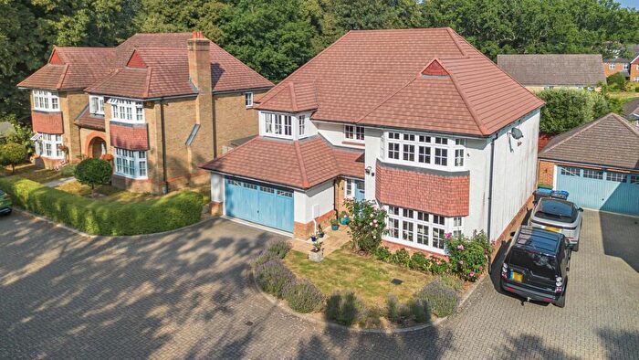 4 Bedroom Detached House For Sale In Whalebone Wood Road, Pease Pottage, Crawley, West Sussex, RH11