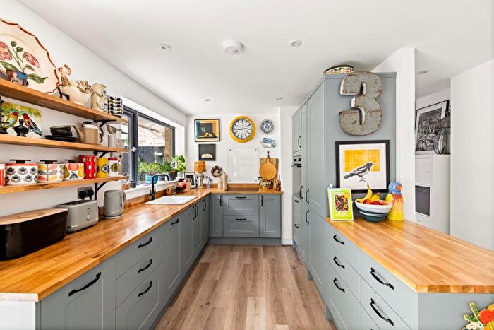 2 Bedroom Detached House For Sale In Southernwood Rise, Folkestone, CT20