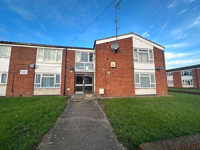 1 Bedroom Flat To Rent In Douglas Creascent, Hayes, Greater London, UB4