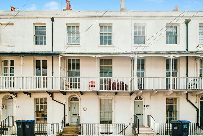 1 Bedroom Flat For Sale In Warwick Road, Worthing, West Sussex, BN11