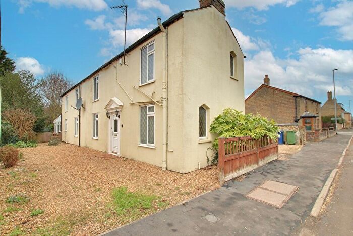 4 Bedroom Detached House For Sale In London Road, Chatteris, PE16