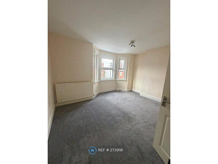 5 Bedroom Terraced House To Rent In Lorne Street, Reading, RG1