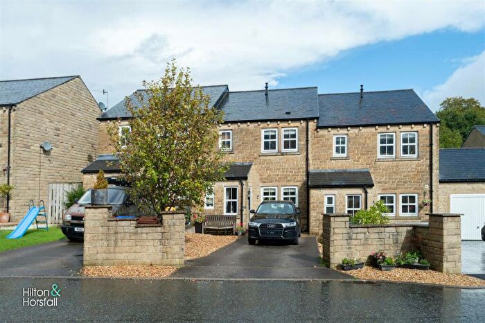 3 Bedroom Town House For Sale In Floats Mill, Trawden, Colne, BB8