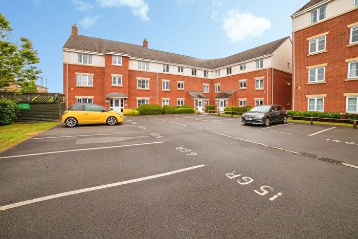 2 Bedroom Flat For Sale In Archdale Close, Chesterfield, Derbyshire, S40