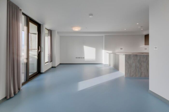 3 Bedroom Apartment To Rent In Balfron Tower, St Leonards Road, London, E14