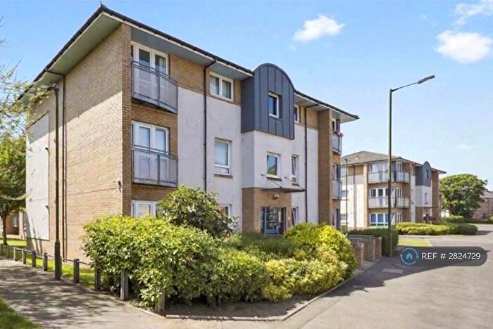 2 Bedroom Flat To Rent In Stenhouse Gardens, Edinburgh, EH11