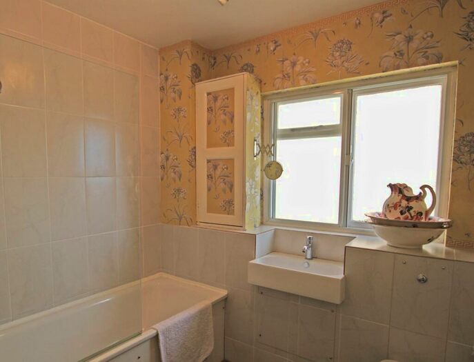 4 Bedroom Detached House For Sale In The Pastures, Lower Westwood, BA15