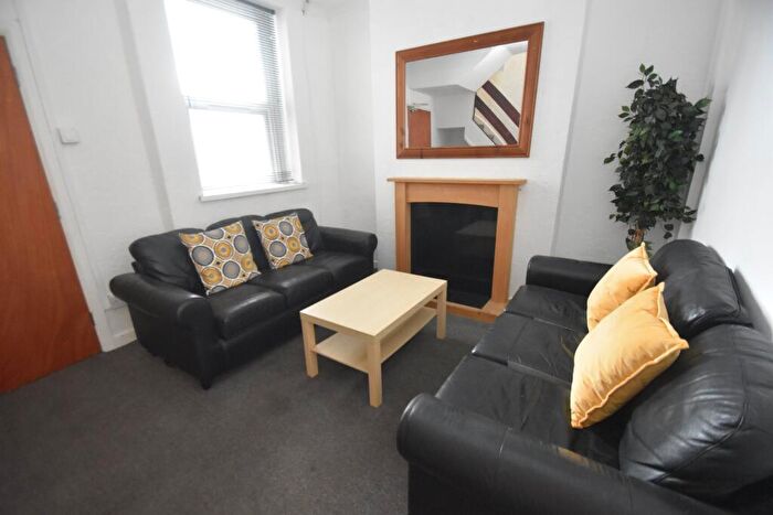4 Bedroom House To Rent In Minny Street, Cathays, Cardiff, CF24